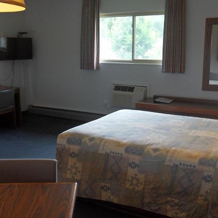 Swan Inn Motel Comstock Park Bagian luar foto