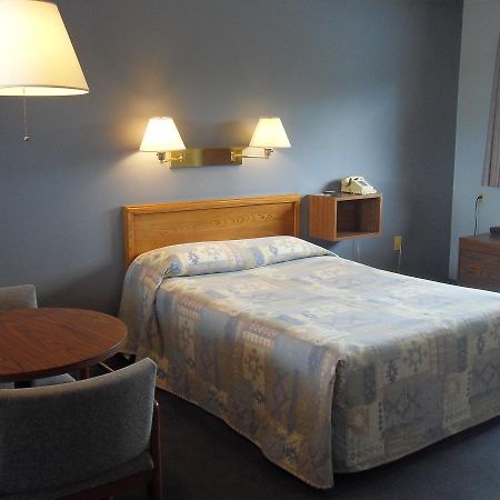 Swan Inn Motel Comstock Park Bagian luar foto