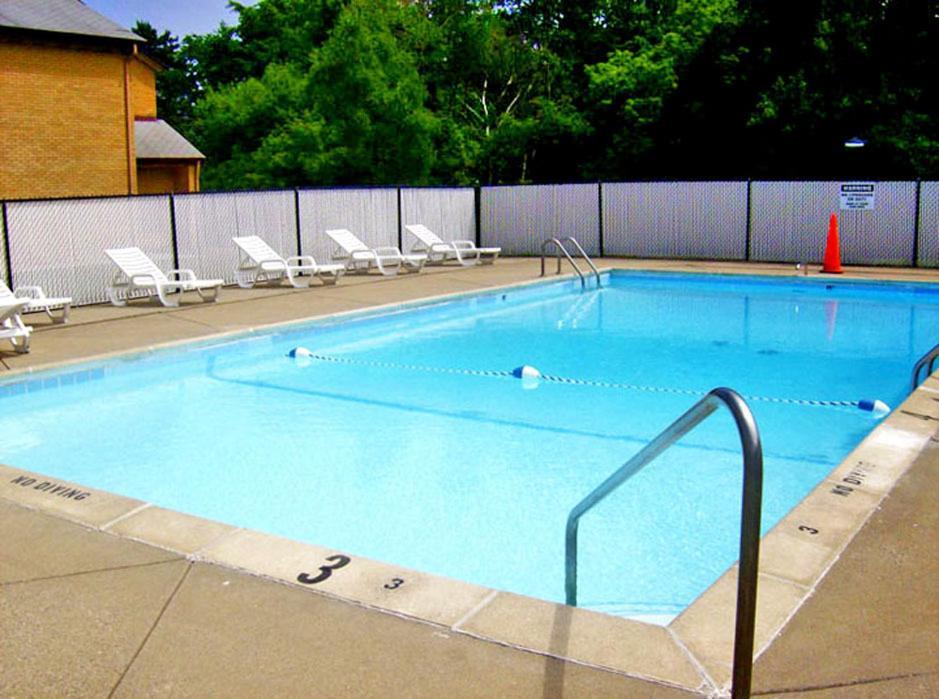 Swan Inn Motel Comstock Park Bagian luar foto