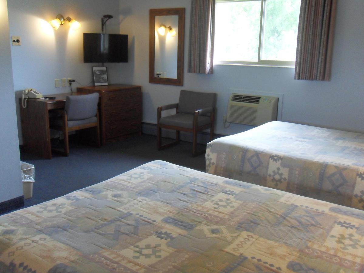 Swan Inn Motel Comstock Park Bagian luar foto