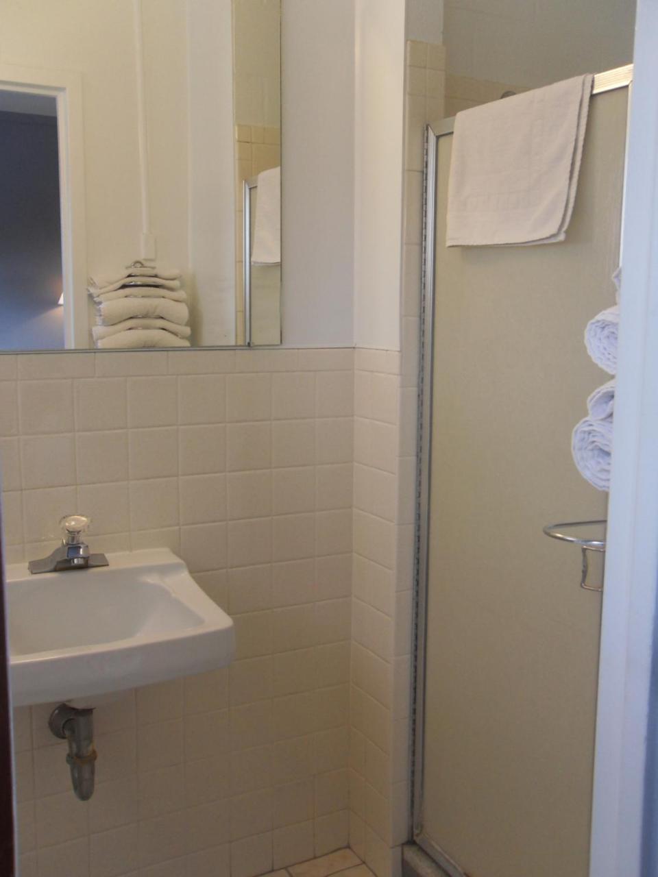 Swan Inn Motel Comstock Park Bagian luar foto