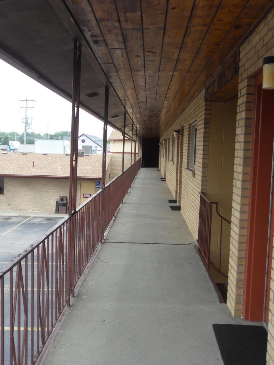 Swan Inn Motel Comstock Park Bagian luar foto