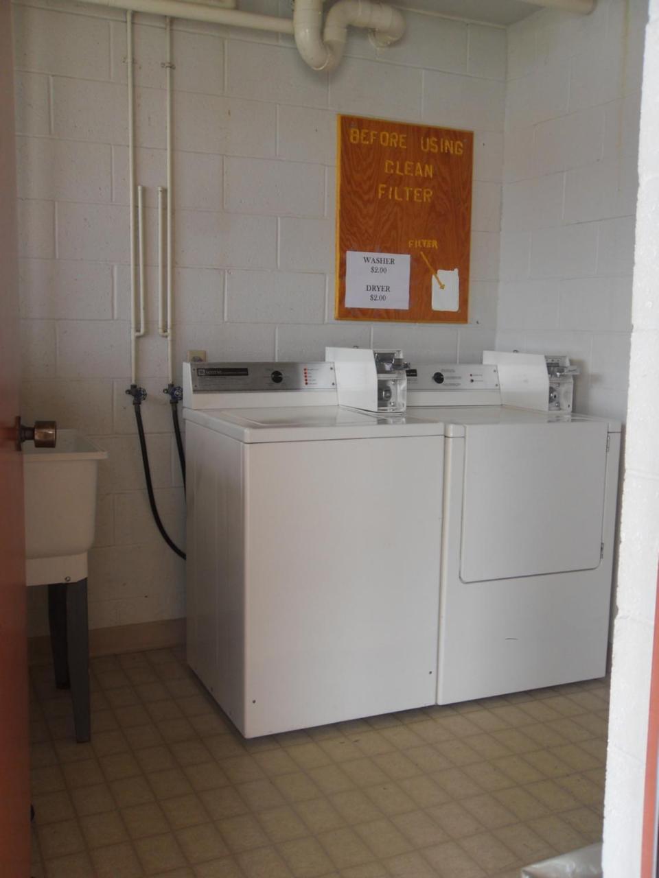 Swan Inn Motel Comstock Park Bagian luar foto